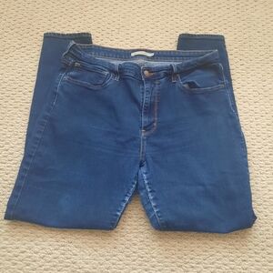 Levi Strauss & Co, 721 High Rise Skinny, 33, blue jeans. Preowned